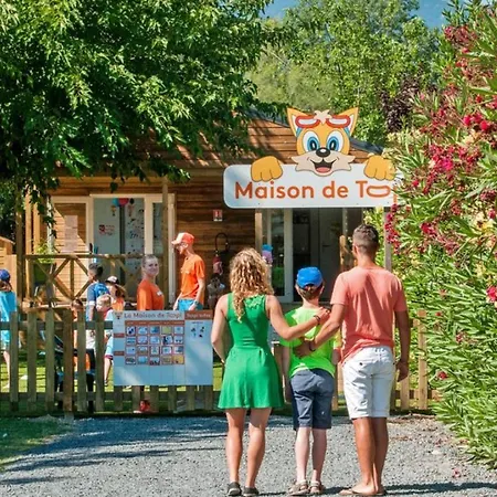 Le Neptune 4 Etoiles Kamp alanı *