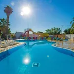 Le Neptune 4 Etoiles Kamp alanı Argelès-sur-Mer